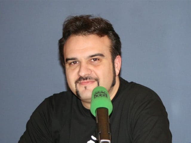 Más de uno podcast cover art