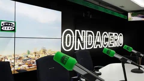 Más de uno podcast cover art