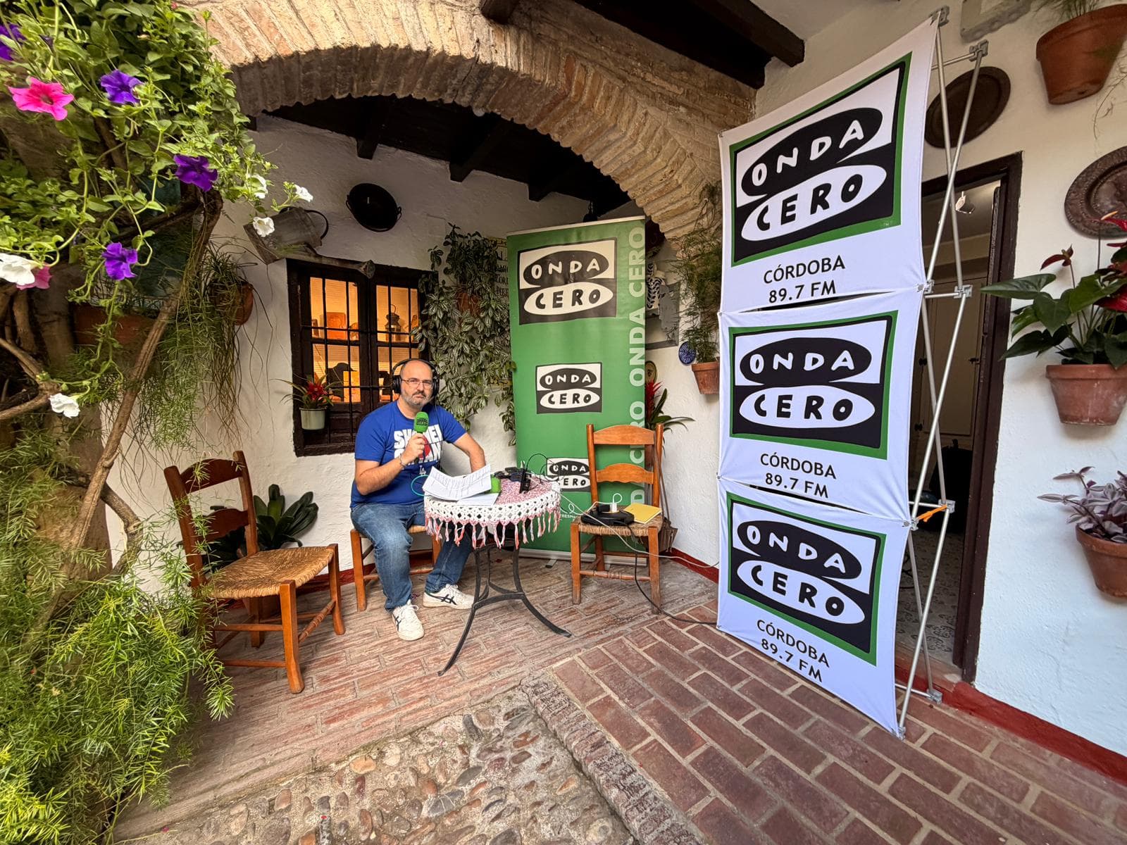 Más de uno podcast cover art