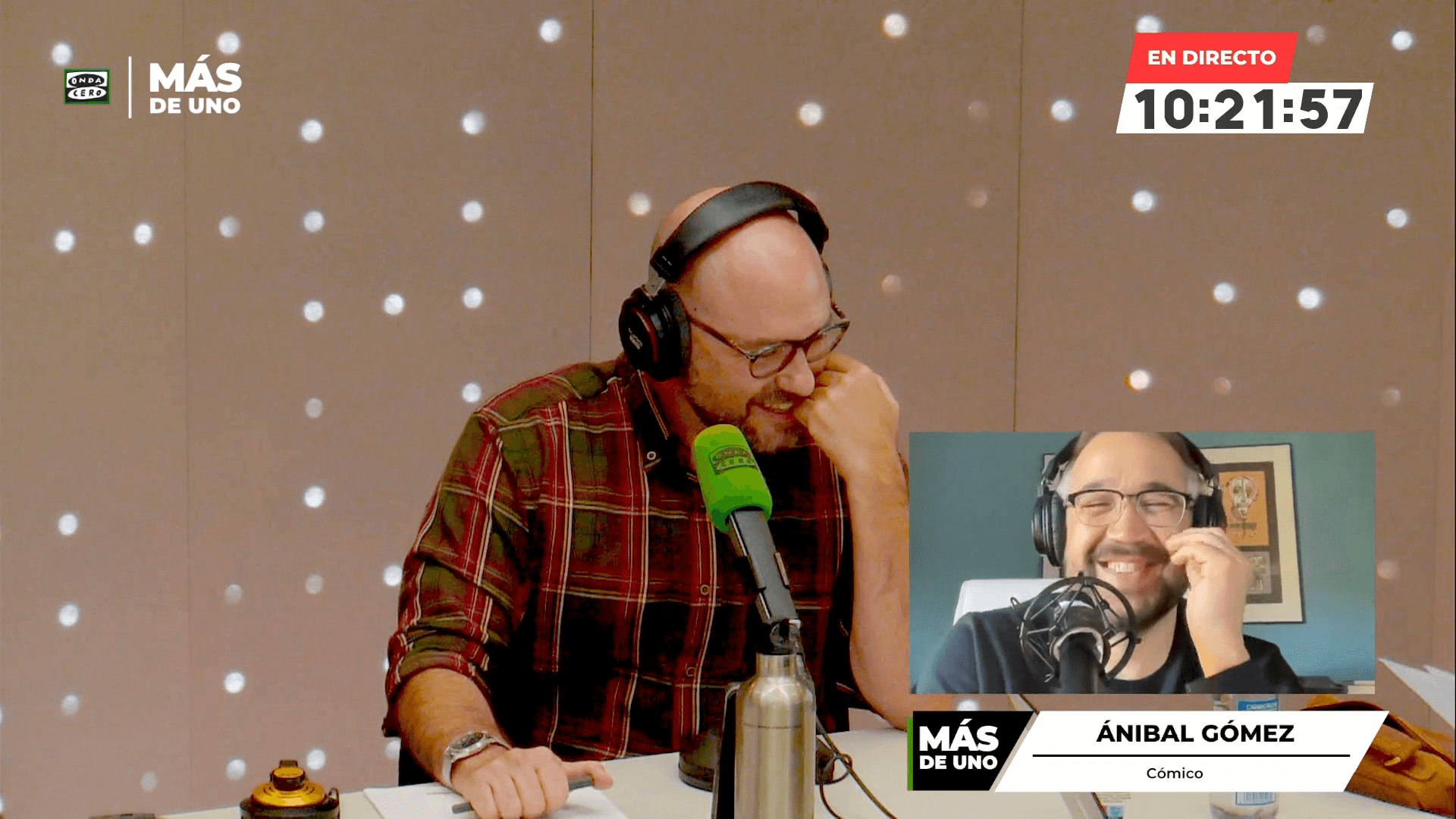 Más de uno podcast cover art