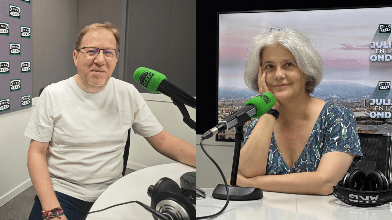 Julia en la onda podcast cover art