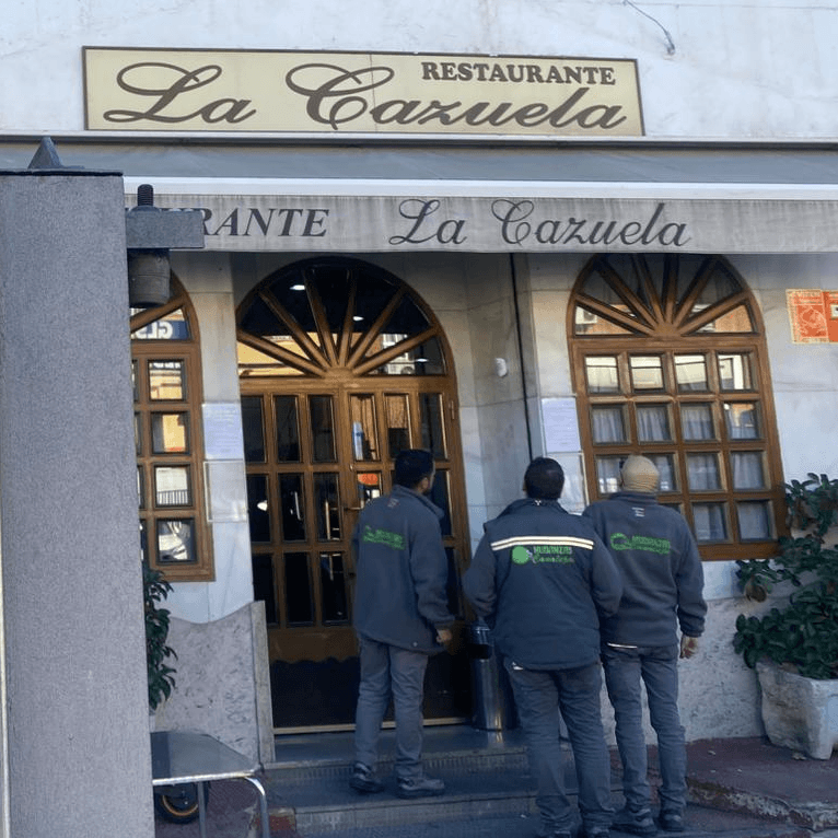 A vivir que son dos días podcast cover art