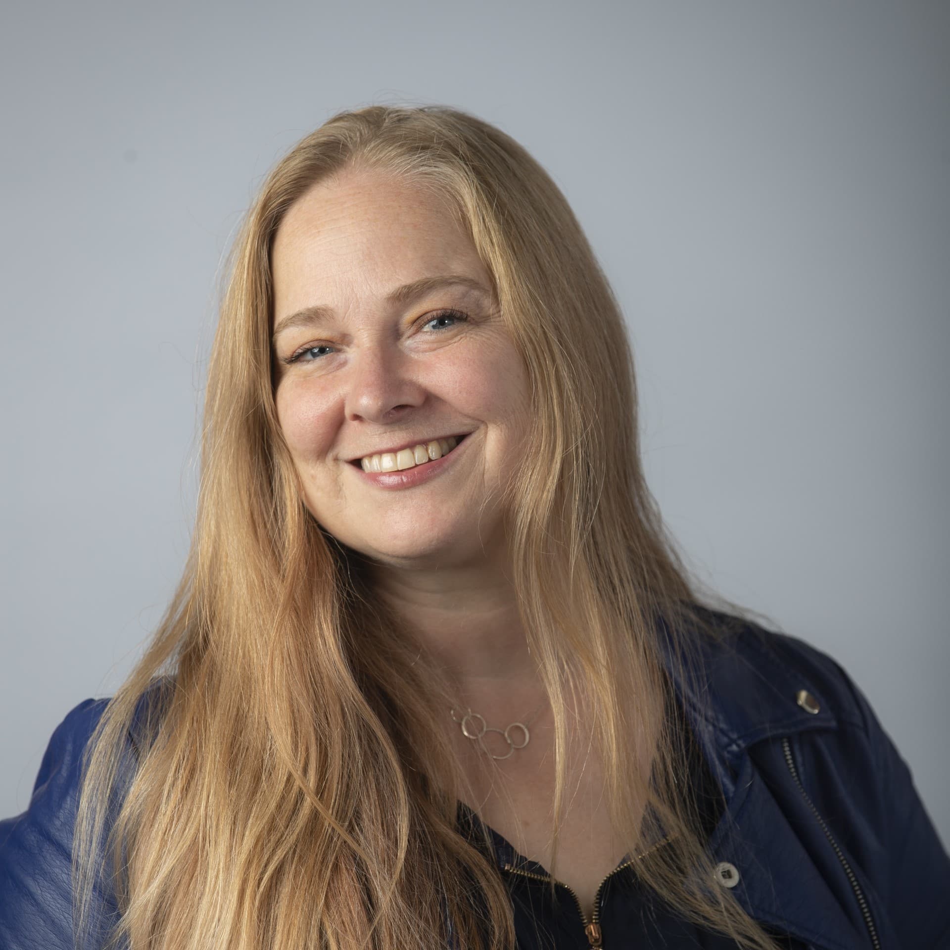 Knowing Animals — Episode 225: Solitary confinement of humans and animals with Delcianna J. Winders